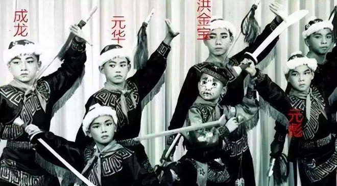 00杆枪10万发子弹他的特权远不止这些开元棋牌试玩成龙自曝家里有弹药库30(图13)